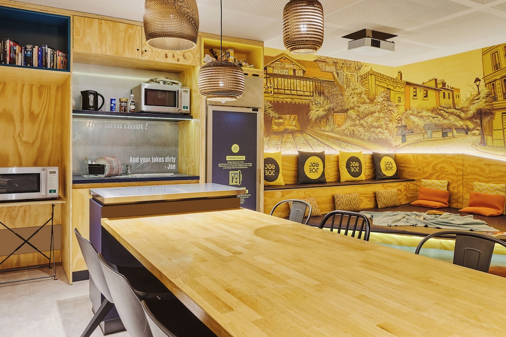 1 Lit dans une chambre partagée de 6 réservée aux femmes del hotel JO&JOE Paris - Nation. Foto 8