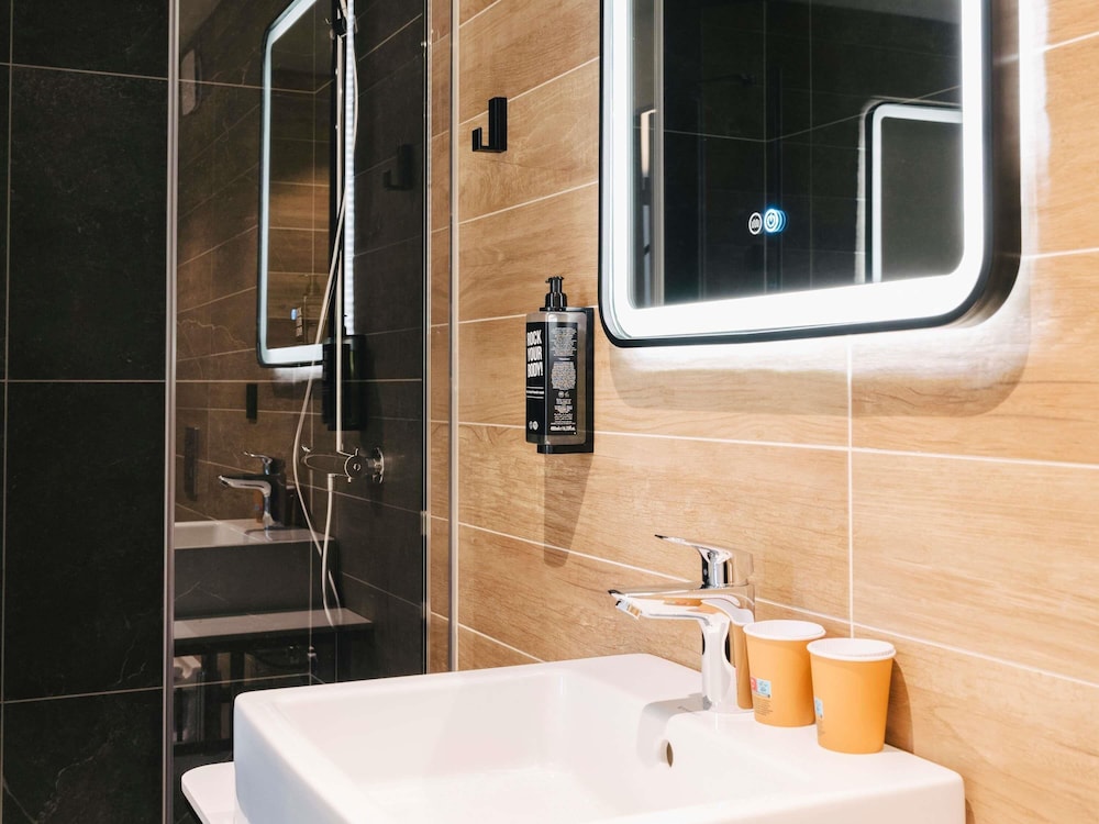 Habitacion Standard con 1 cama doble del hotel Ibis Rouen Centre Rive Droite Pasteur. Foto 3