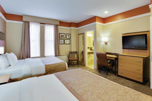 Habitación con 2 camas grandes - No fumadores del hotel The Hotel @ Fifth Avenue. Foto 6