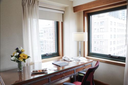 Habitación Doble Premier con cama extragrande del hotel The Prince Kitano New York. Foto 3