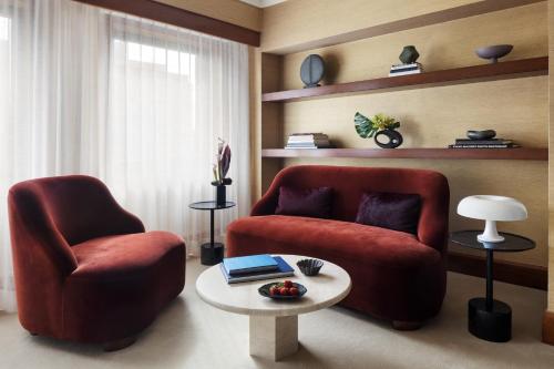 Suite Junior Deluxe con cama extragrande del hotel The Prince Kitano New York. Foto 3