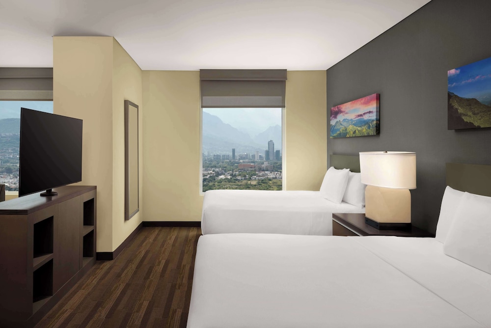 Studio con camas queen y cocina | Dos camas queen (más sofá cama) del hotel Hyatt House Monterrey Valle-san Pedro. Foto 5
