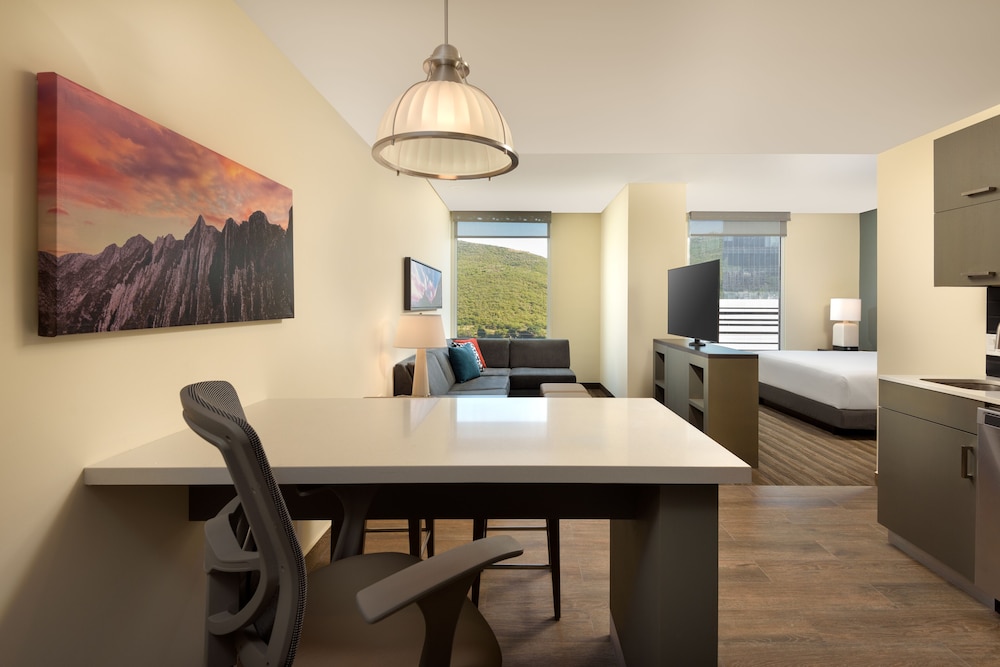 Studio cama king y cocina | Cama king (más sofá cama) del hotel Hyatt House Monterrey Valle-san Pedro