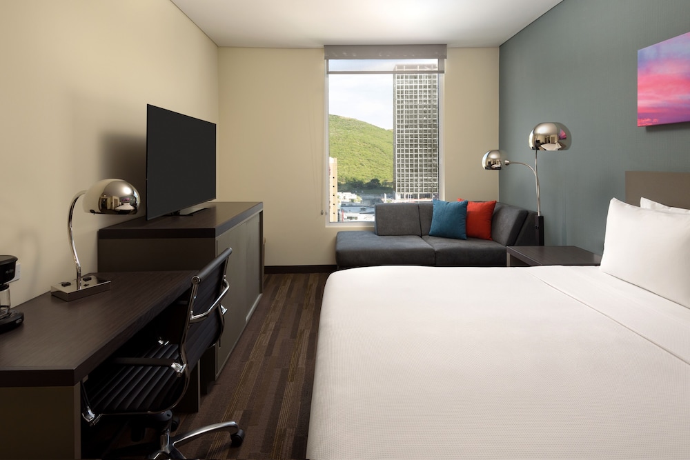 Den | Cama king del hotel Hyatt House Monterrey Valle-san Pedro