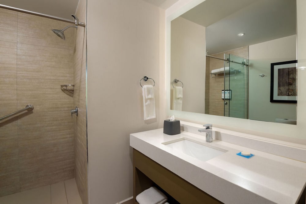 DEN | 2 camas queen del hotel Hyatt House Monterrey Valle-san Pedro. Foto 2