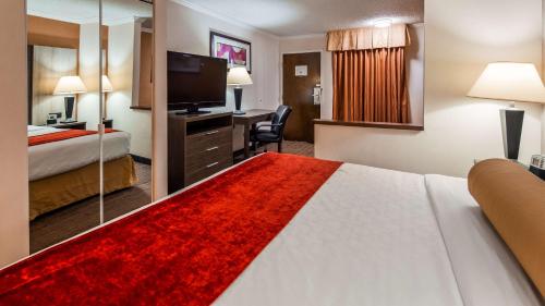 King Room with Sofa Bed and Shower - Non - Smoking del hotel Best Western Galleria Inn and Suites