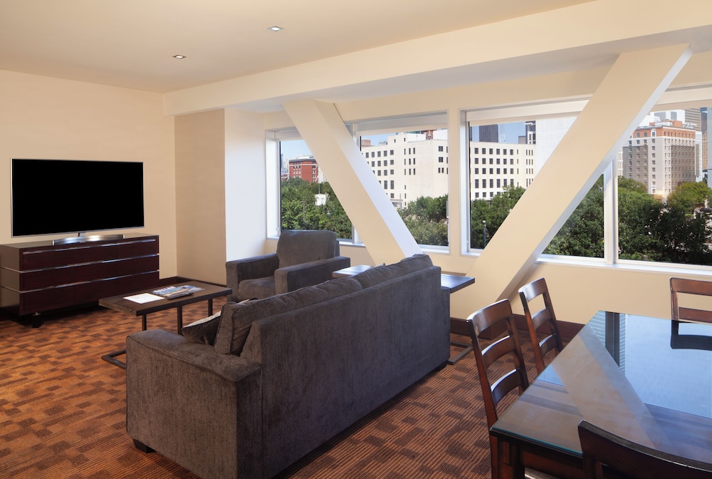 Suite Junior del hotel Hyatt Regency Dallas. Foto 2