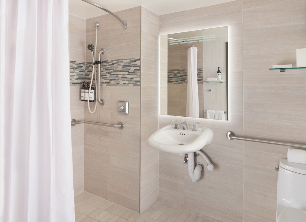 2 Camas Queen con Ducha Accesible del hotel Hyatt Regency Dallas. Foto 2