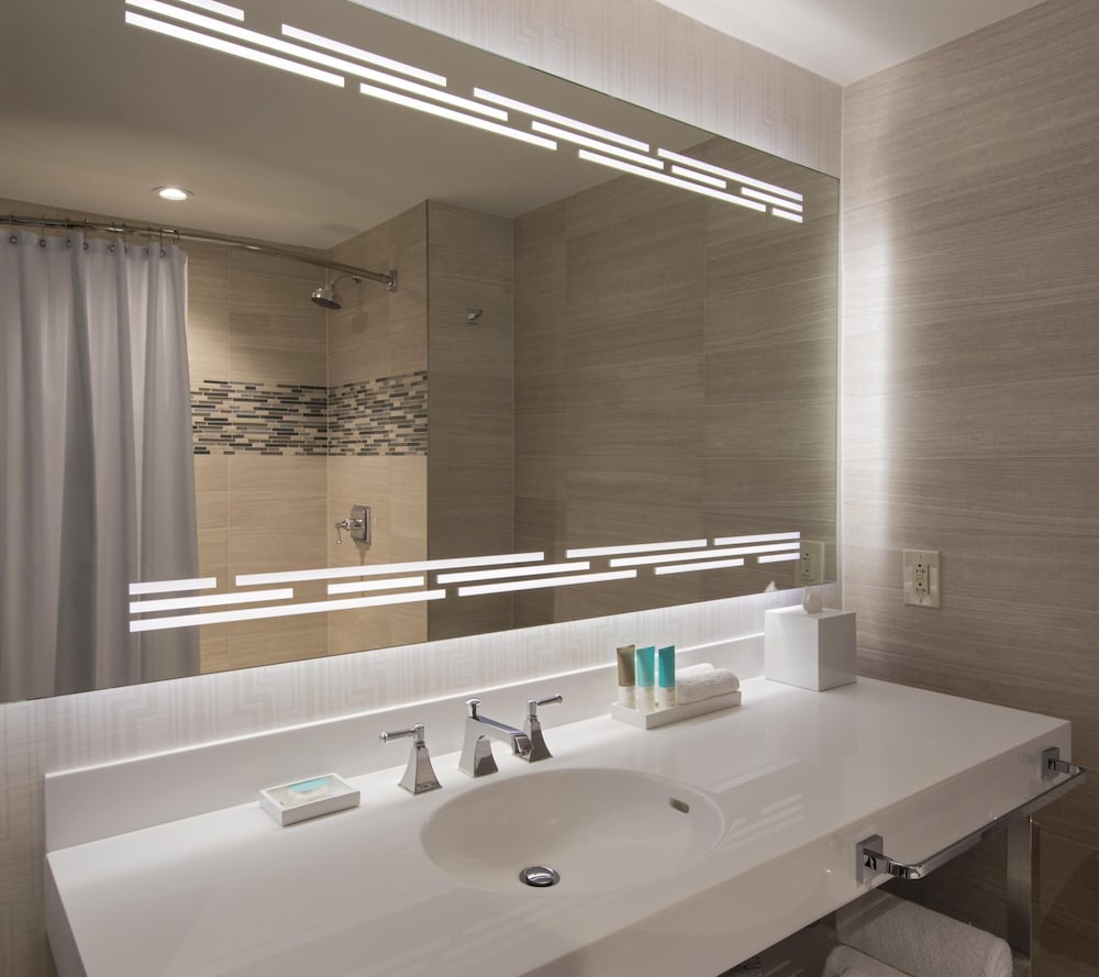 2 Camas Queen con Ducha Accesible del hotel Hyatt Regency Dallas. Foto 5