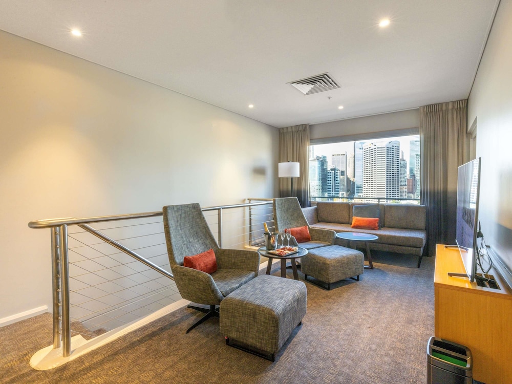 SUITE EJECUTIVA, 1 CAMA QUEEN del hotel Novotel Sydney On Darling Harbour. Foto 5