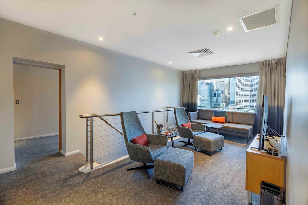 SUITE EJECUTIVA, 1 CAMA QUEEN del hotel Novotel Sydney On Darling Harbour. Foto 10