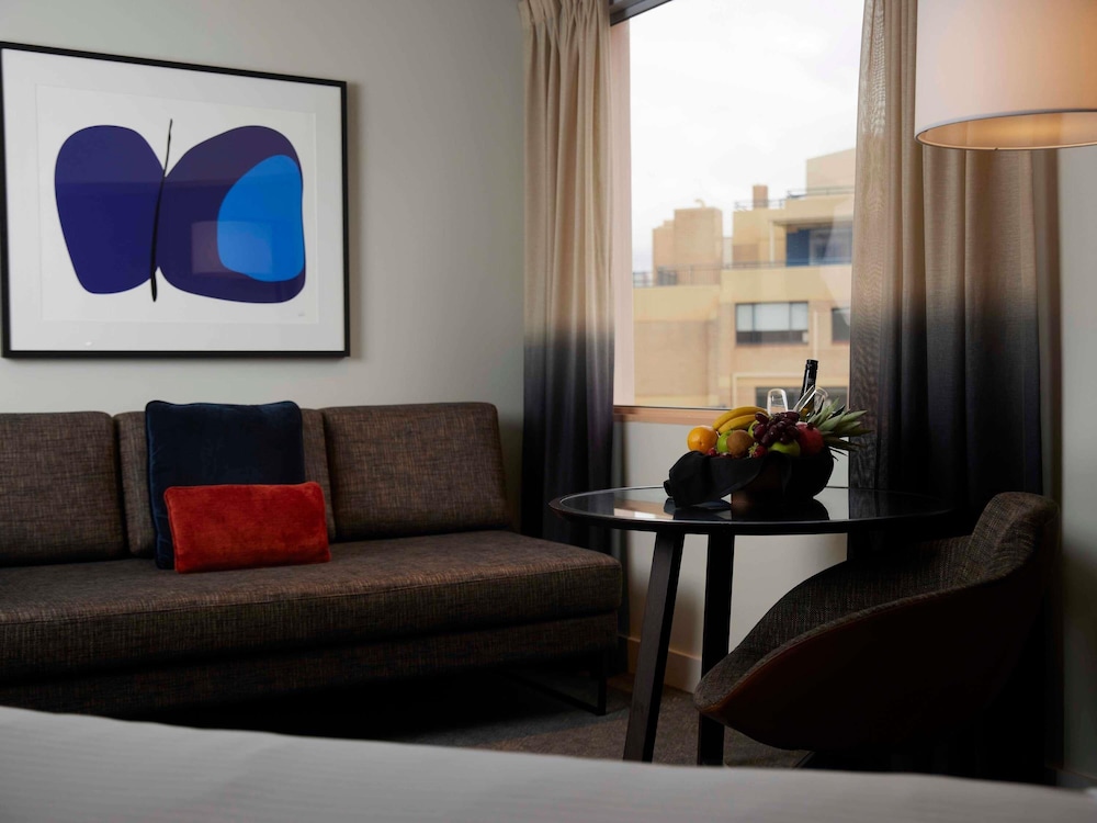 HABITACIÓN SUPERIOR, 1 CAMA QUEEN del hotel Novotel Sydney On Darling Harbour. Foto 5