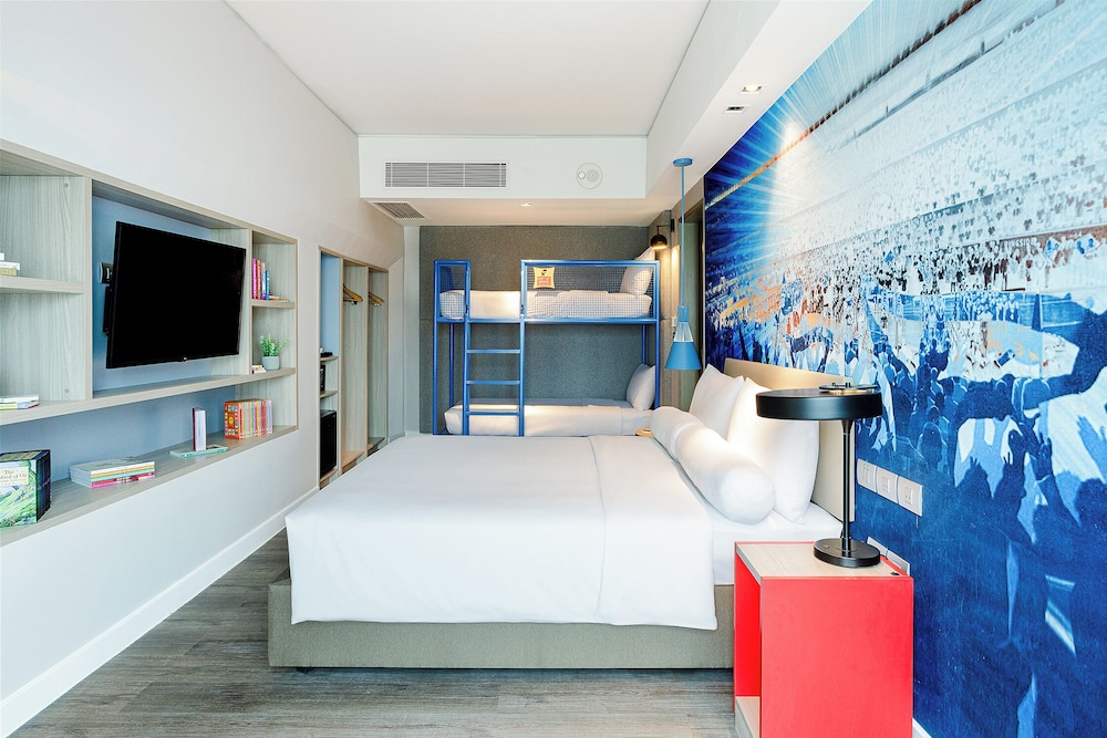 Habitación Familiar del hotel Ibis Styles Manila Araneta City. Foto 1