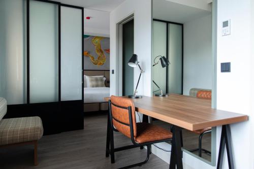 Suite Deluxe del hotel Ibis Styles Lisboa Aeroporto. Foto 16