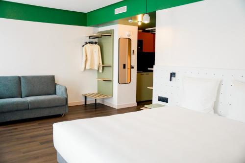 Estudio Executive con sofá cama - Cama doble del hotel and hotel All Suites Paris 13 Porte d'Italie. Foto 2