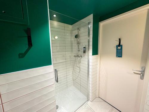 Habitación Estándar con cama individual del hotel and hotel All Suites Paris 13 Porte d'Italie