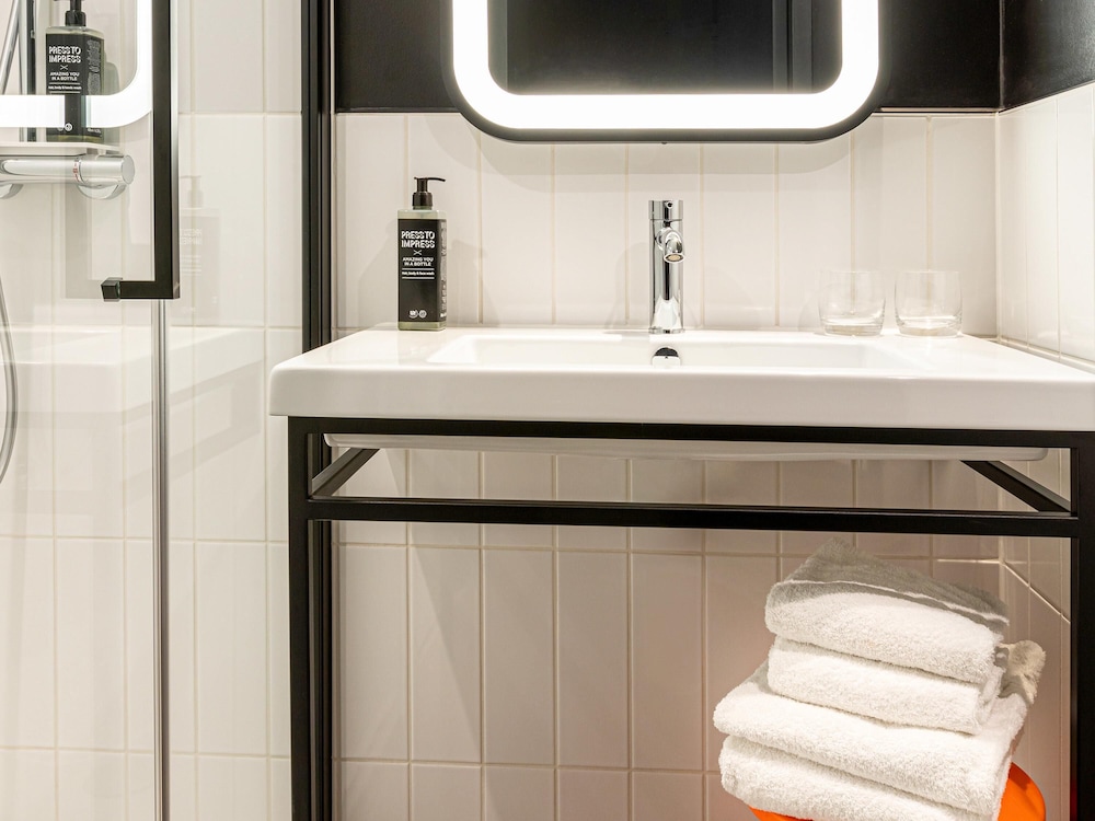 Suite Standard familiar con 2 habitaciones comunicadas del hotel Ibis Styles Paris Villejuif. Foto 3