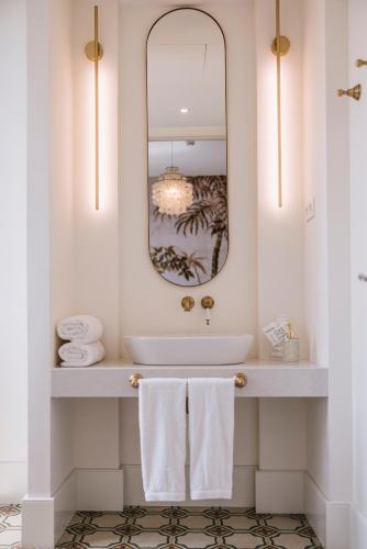 Habitación Doble Deluxe con Balcón del hotel MASANET Emblematic by Airnest