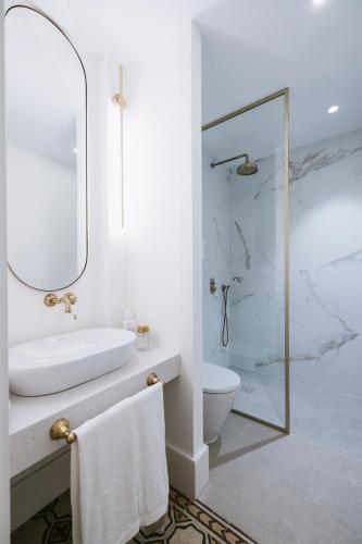 Habitación Doble Clásica Interior del hotel MASANET Emblematic Adults Only. Foto 4