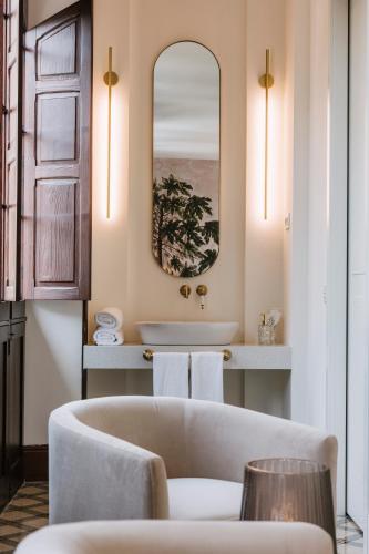 Habitación Deluxe del hotel MASANET Emblematic Adults Only. Foto 4