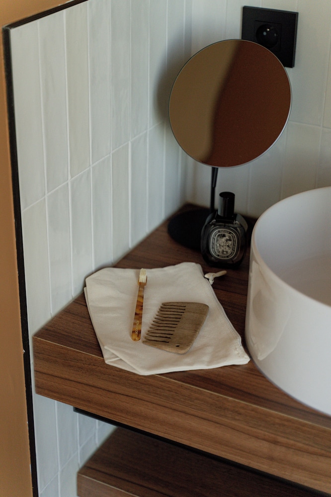 Habitación Deluxe con 1 cama doble del hotel Hotel Fort St Laurent Lyon - Handwritten Collection. Foto 3