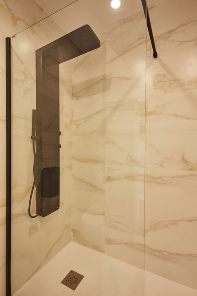 Estudio, balcón del hotel Silken Fontibre Iberia Spa. Foto 4