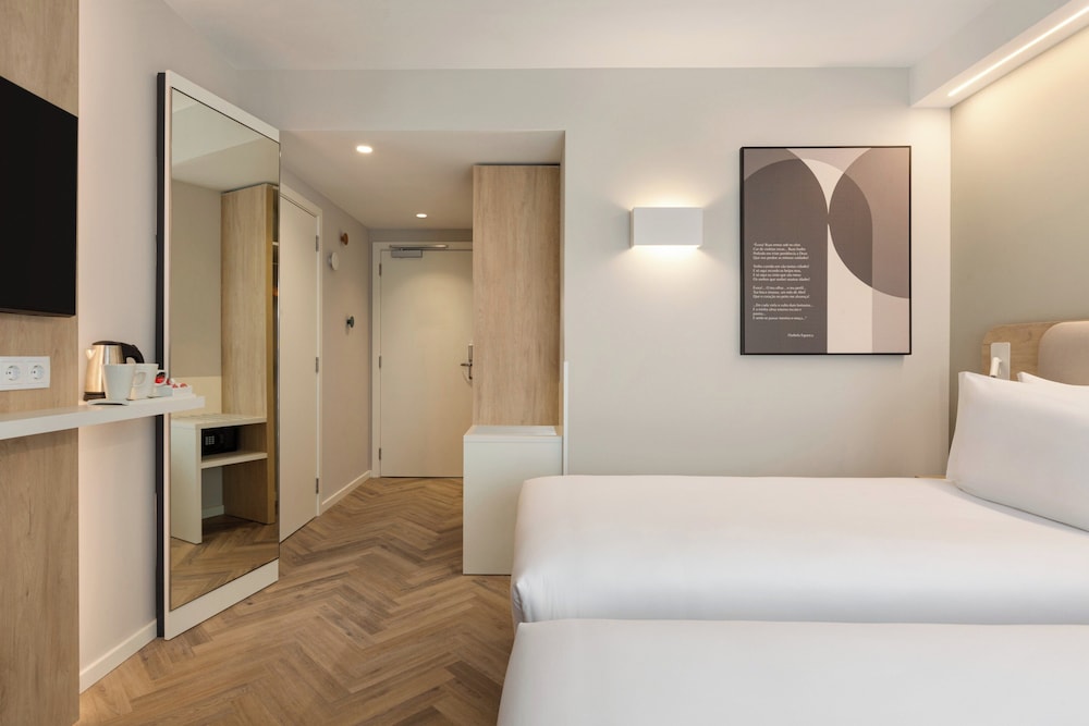 Habitación estándar, 2 camas individuales, balcón (Furnished, Free Breakfast) del hotel Holiday Inn Express Evora, an IHG Hotel