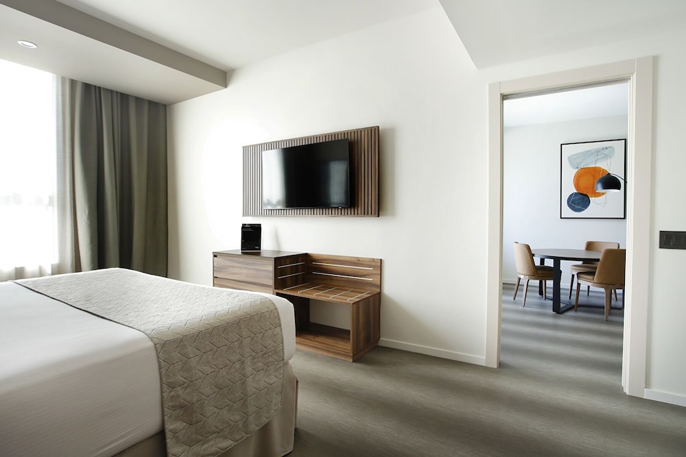 Suite Deluxe, 1 cama de matrimonio grande con sofá cama del hotel Riu Plaza Chicago. Foto 6