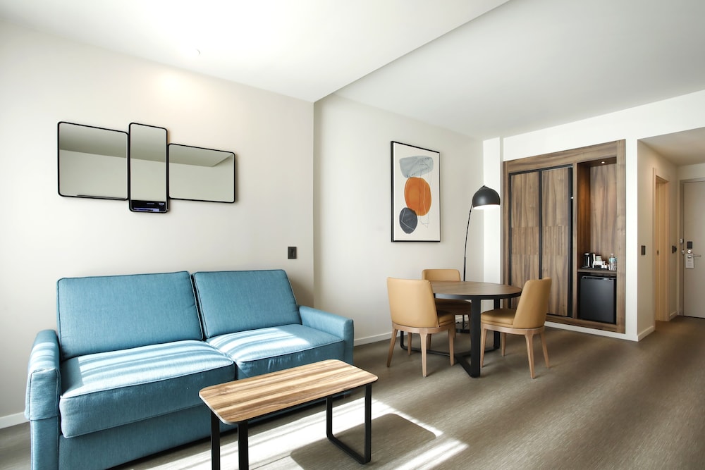 Suite Deluxe, 1 cama de matrimonio grande con sofá cama del hotel Riu Plaza Chicago. Foto 4