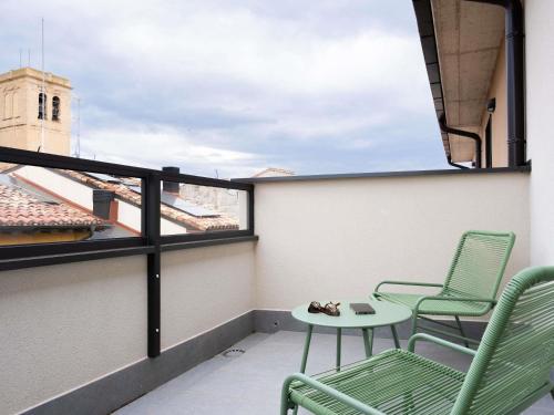Habitación Doble Estándar con Terraza del hotel Ibis budget Logroño Centro. Foto 7