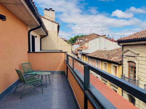 Habitación Doble Estándar con Terraza del hotel Ibis budget Logroño Centro. Foto 8