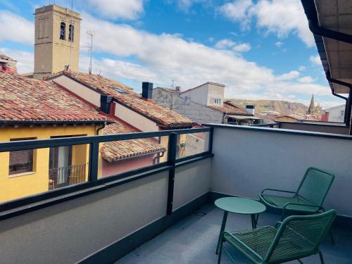Habitación Doble Estándar con Terraza del hotel Ibis budget Logroño Centro. Foto 9