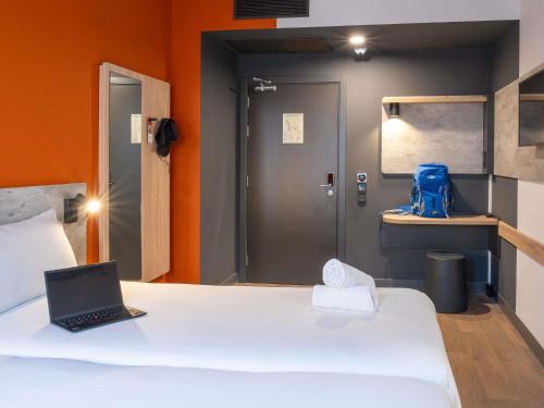 Habitación Doble Estándar - Adaptada - 2 camas del hotel Ibis budget Logroño Centro