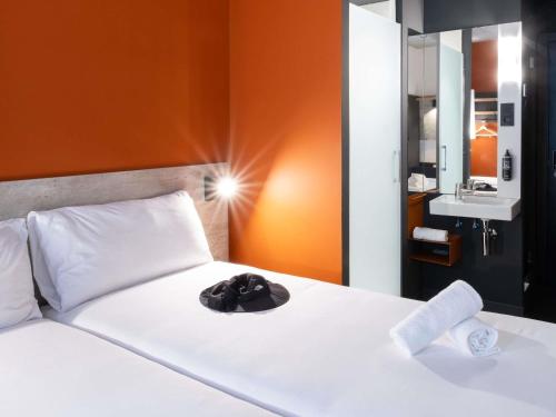 Habitación Doble Estándar - 2 camas del hotel Ibis budget Logroño Centro. Foto 2