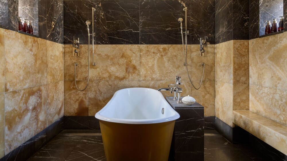 Habitación Deluxe del hotel L'oscar London. Foto 3