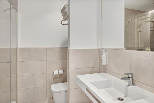 Habitación Doble del hotel B&B Madrid Fuenlabrada Retail Park. Foto 4