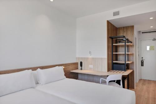 Habitación Doble - 2 camas del hotel B&B Madrid Fuenlabrada Retail Park. Foto 1