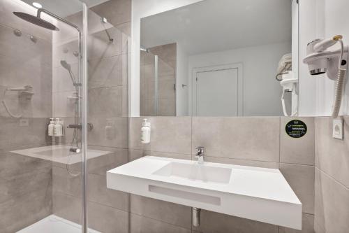 Habitación Doble - 2 camas del hotel B&B Madrid Fuenlabrada Retail Park. Foto 3