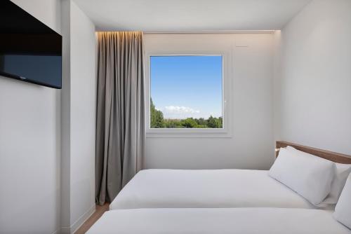 Habitación Doble - 2 camas del hotel B&B Madrid Fuenlabrada Retail Park. Foto 5