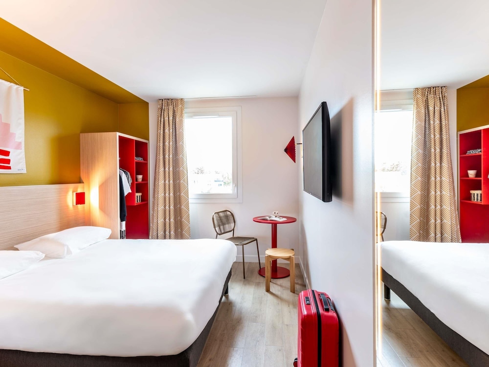 Habitación Comfort con 1 cama doble del hotel Ibis Styles Prévessin Genève Aéroport. Foto 4