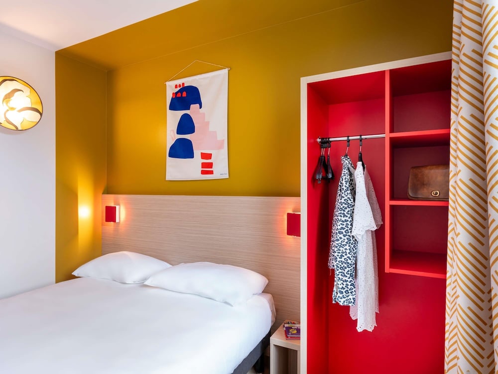 Habitacion Standard con 1 cama doble del hotel Ibis Styles Prévessin Genève Aéroport. Foto 5