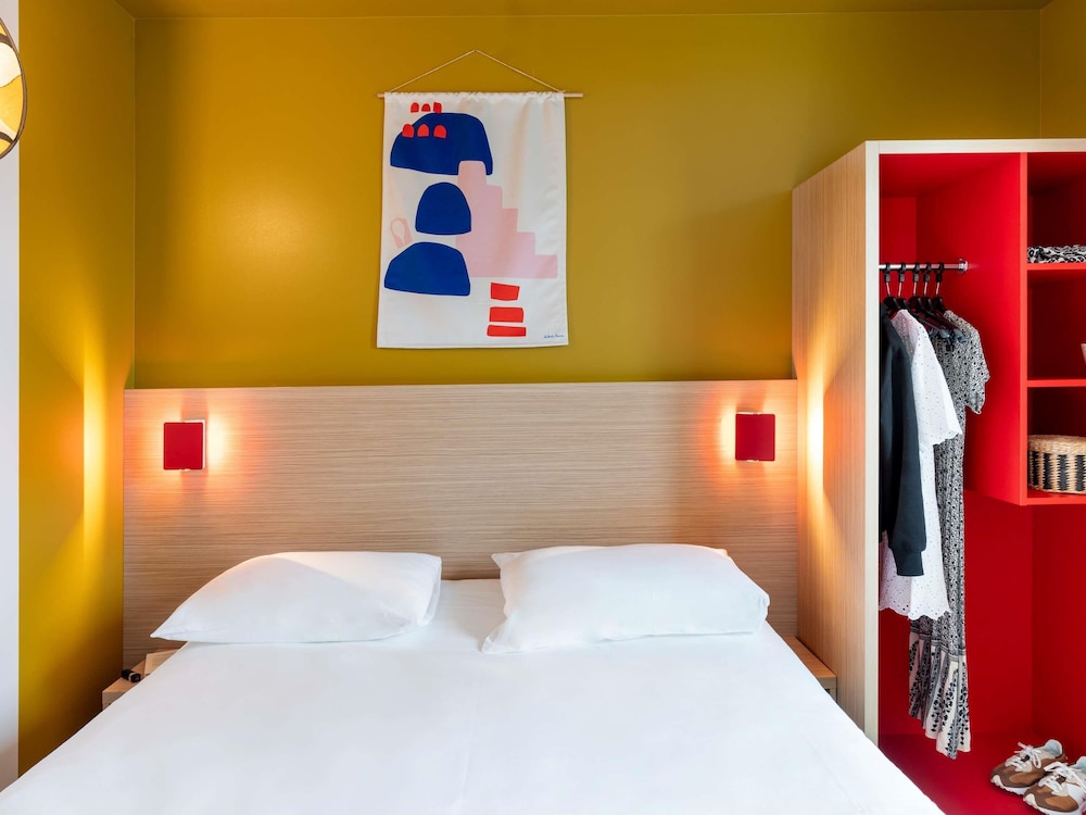 Habitacion Standard con 1 cama doble del hotel Ibis Styles Prévessin Genève Aéroport. Foto 8