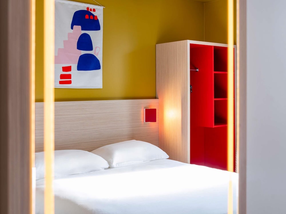 Habitacion Standard con 1 cama doble del hotel Ibis Styles Prévessin Genève Aéroport. Foto 9