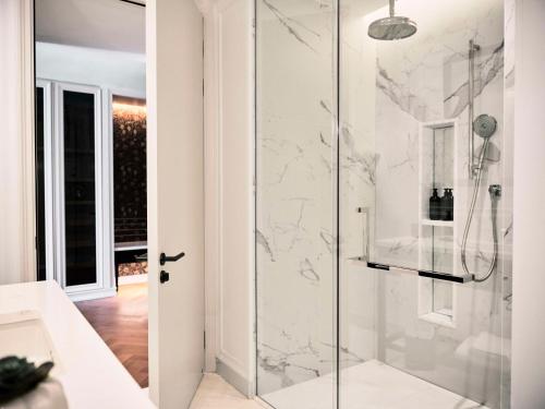 Habitación Deluxe King del hotel Park Hyatt London River Thames. Foto 2