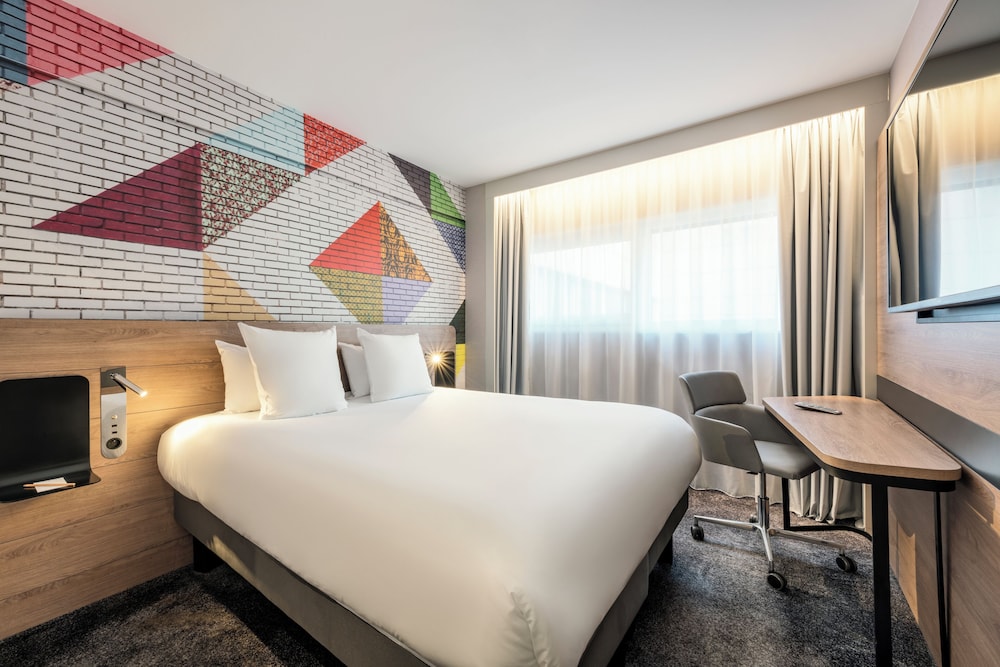 Habitación Classic con 1 cama doble del hotel Novotel Paris La Défense Nanterre. Foto 1