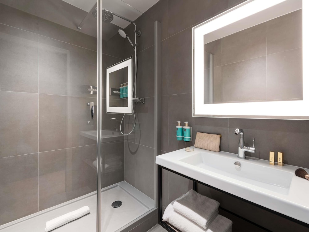 Habitación Superior con 1 cama doble del hotel Novotel Paris La Défense Nanterre. Foto 1