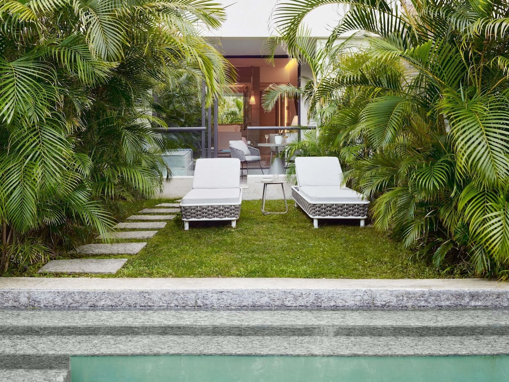 CAPTIVATE CON ACCESO DIRECTO A LA PISCINA Y DOS CAMAS DE MÁRIMACHO del hotel SLS Playa Mujeres – ALL Inclusive Collection