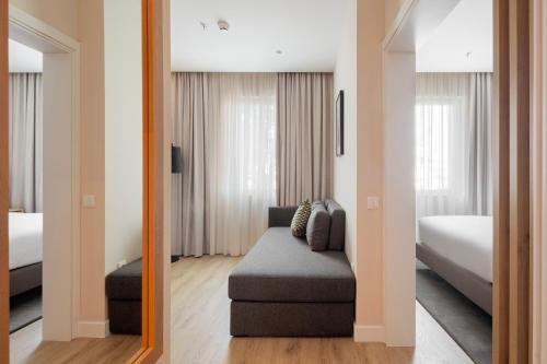 Suite de 1 dormitorio del hotel Holiday Inn Braga, an IHG. Foto 1