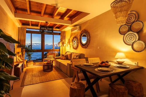 Two - storey Deluxe Apartment with shared terrace and Oceanview del hotel Bahía Luxury. Foto 31