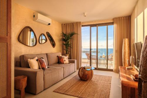 One - Bedroom Luxury Apartment with Balcony and Oceanview del hotel Bahía Luxury. Foto 16